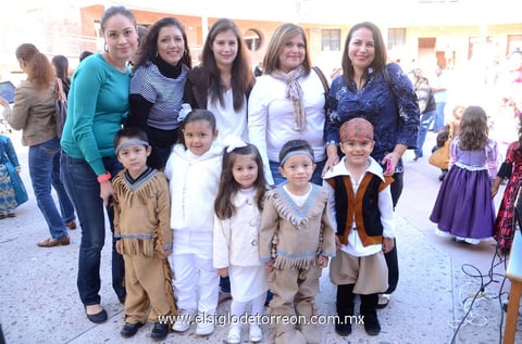 Festival.  Cynthia, César, Graciela, Katia, Cecy, Evangelina, Cristy, Mateo, Blanca y Josué.