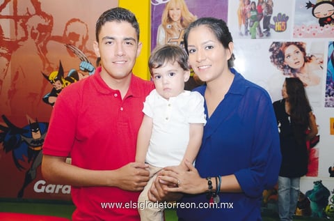 En la fiesta de Ivanna.  Hugo, Diego y Alexa.