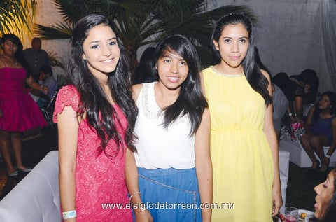 31102013 LA FOTO DEL RECUERDO.  Edith, Wendy y Azul.