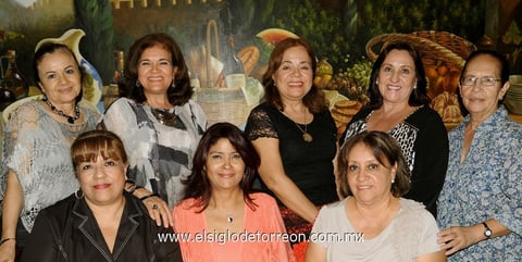 Eva de Zedillo celebró un año más de vida en compañía de: Lulú, Tensy, Meche, Ángeles, Coco, Angélica y Luisa.