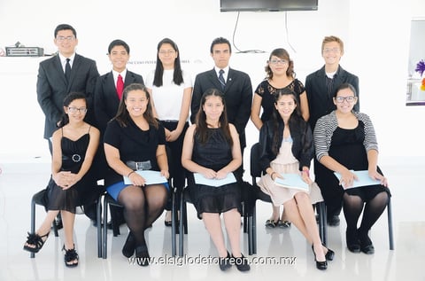Concurso. Alumnos de secundaria y prepa del Británico en concurso de oratoria.