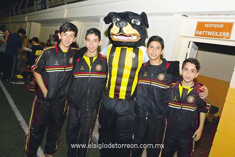 Alejandro, Diego, "Rocky", José Eduardo y Omar.