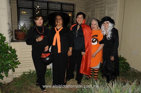 Marychuy, María Luisa, Raquel, Cristy y Marina.