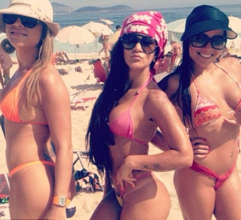 La brasileña de 26 años explicó que filmó el video para comprobarle a una amiga que había pasado la noche con el intérprete de Boyfriend.