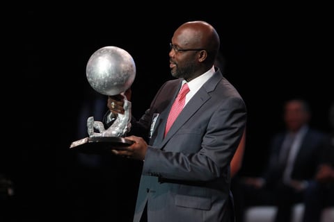 El liberiano George Weah, quien consiguió el Balón de Oro en 1985, es también nuevo miembro del Salón de la Fama.