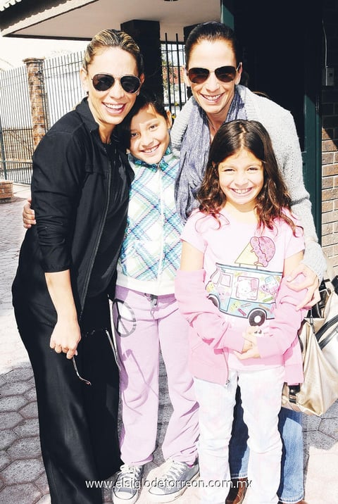 Gaby Sánchez, Anelise Anhert, Ivanna Leal y Anelise Martínez.