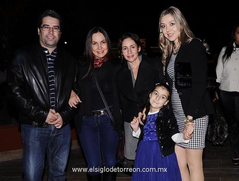 Raúl, Isela, Coco, Liliana y Barbie.