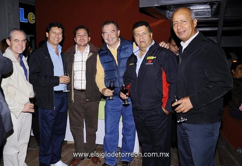 Carlos, Luis Felipe, Víctor, Rogelio, Luis y Tomás.