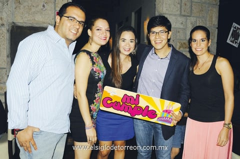 Noche de casino. Omar Puentes celebró su cumple en compañía de Jorge, Sofía, Ana Sofía y Fabiola.