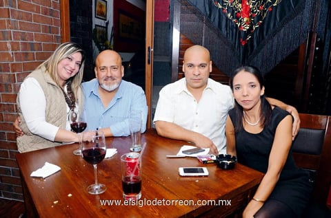 Claudia, Edmundo, Odiseo y Rosa Isela.