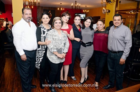 Eduardo, Cristina, Luisa, María Luisa, Ana Luz, Cristina, Tere y Pedro.