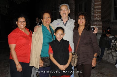 Cecilia, María Inés, Víctor Manuel, María e Ingrid.