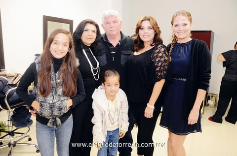Fernanda, Carmen, Rodolfo, Samy, Cristina y Alicia.