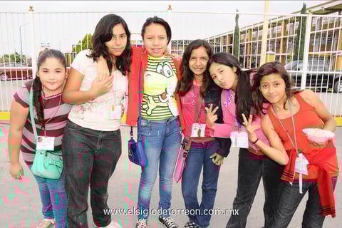 Monserrat, Aidé, Katia, Paulina, Ayari y Jennifer.