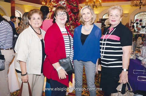 Presentes en expo bazas navideño.  Martha, Marilú, Elena y Mague.