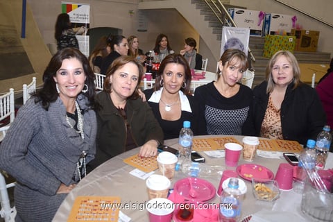 Tarde de damas. Mónica, Ceci, Ana Cristina, Vero y María de Lourdes.