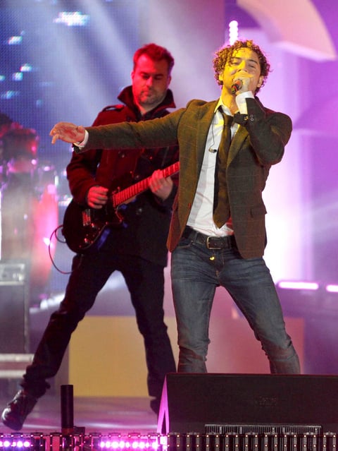 El cantante David Bisbal se presentó también en el arranque.