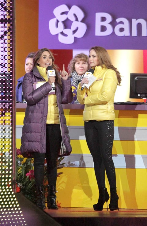 La conducción de la primera parte del evento estuvo a cargo de Carlos Loret de Mola, Lucero y Galilea Montijo.
