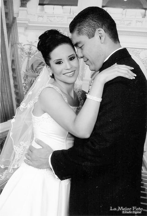LDG Lizeth Cardona Noriega e Ing. Diego Alejandro Félix Reyes se unieron en sagrado matrimonio.- La mejor foto Estudio Digital
