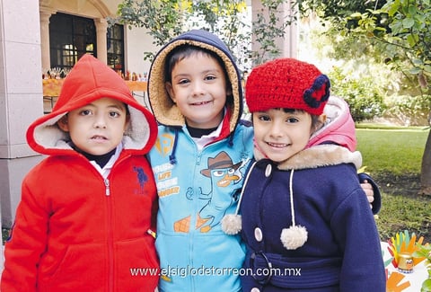 Édgar, Ernesto y Ana Paula.