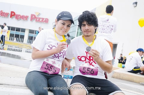PARTICIPAN EN CARRERA.  Karla y Alfredo.