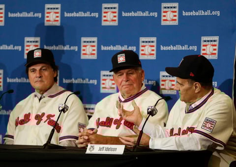 Los tres superaron la marca mágica de 2,000 triunfos, sólo Connie Mack y John McGraw tienen más victorias.