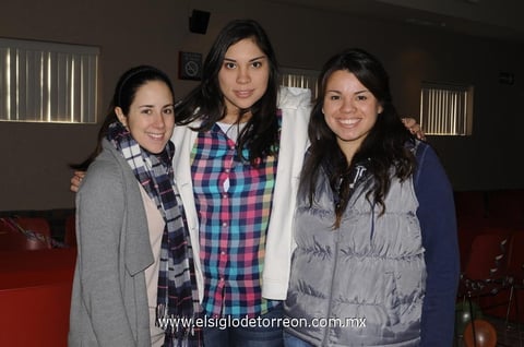 Cecy, Lupita y Gabriela.
