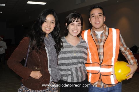 Ariadna, Mirelle y Diego.