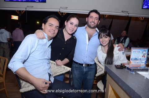 AMIGOS.  Ricardo, Cristy, Memo y Marigaby.