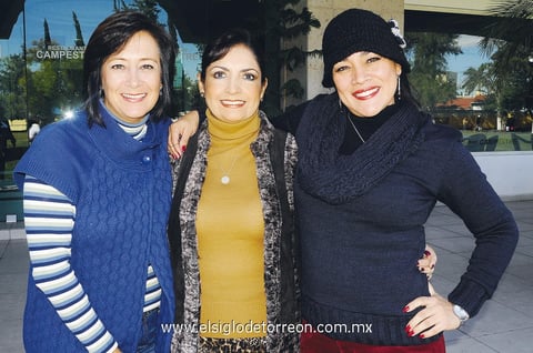 ENTRE AMIGAS.  Vero, Estela y Azucena.