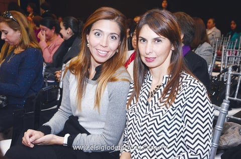 AMIGAS.  Elizabeth y Blanca.