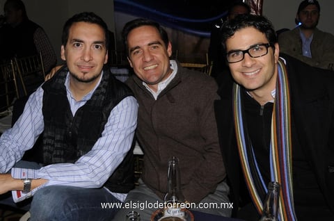 Carlos, Iván e Iván.