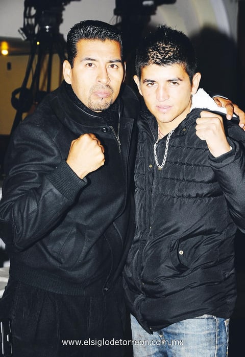 EN LA 'BOX NIGHT PARTY'.  Benjamín y Jonathan.