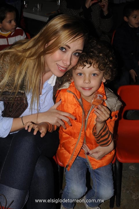 07122013 Frida Láinez y Valentino.