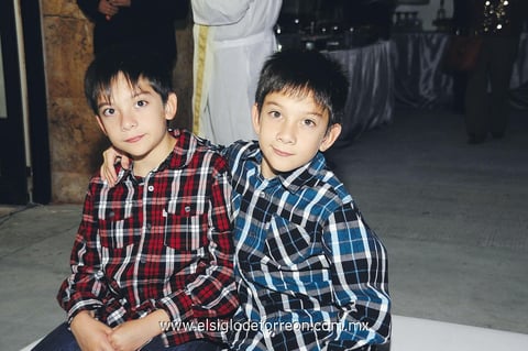08122013 HERMANOS.  Diego y Pato.