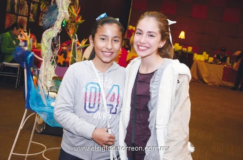 08122013 MUY LINDAS.  Mariel y Ana Cris.