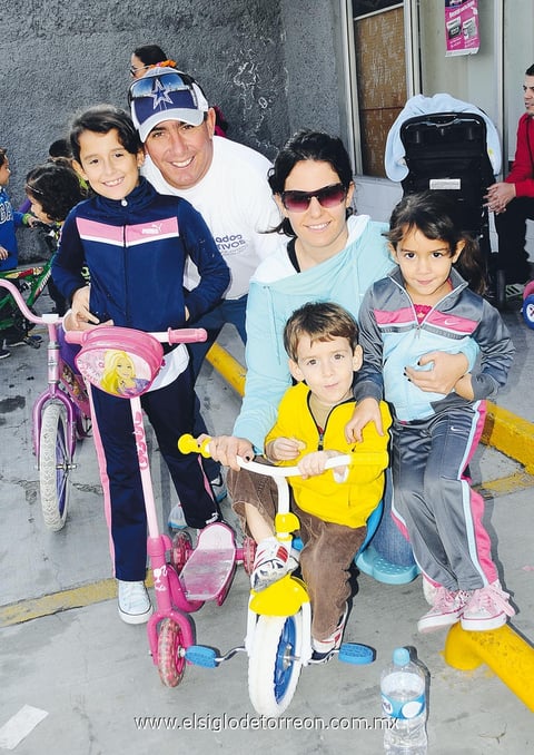 05122013 CONVIVEN.  Familia Mora Barragán.