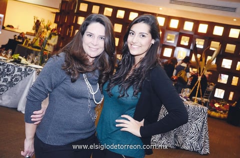 FELICES.  Rosy y Mariana.