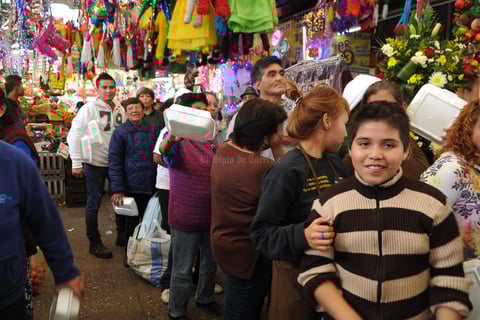 Los locatarios del Mercado Alianza realizaron la repartición de la tradicional reliquia que este año requirió de 200 kilos de carne, 40 cajas de sopas y 19 kilos de arroz.
