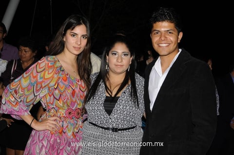 Sabrina, Leslie y Enrique.