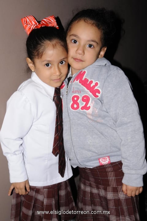 12122013 Frida y Fernanda.