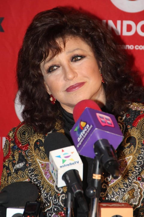 La cantante y actriz Angélica María agradeció el reconocimiento que recibió en Lynwood, California.
