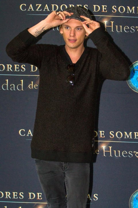 Otro debutante es el actor de "Cazadores de Sombras", Jamie Campbell Bower, en el noveno sitio.