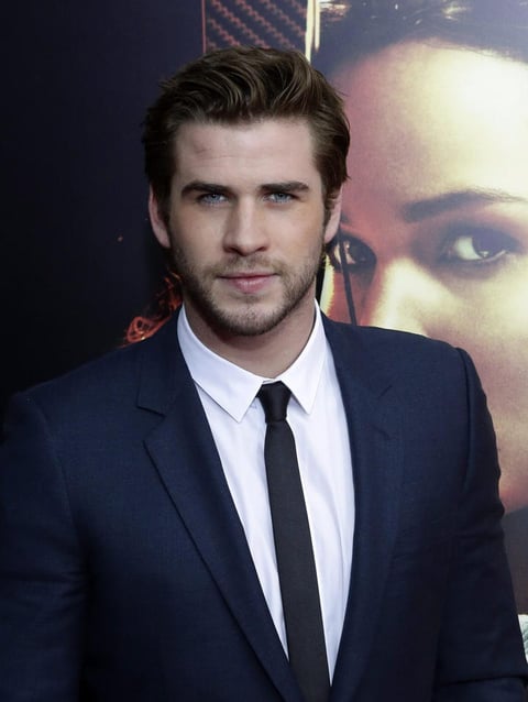 Liam Hemsworth, quien estuviera muy presente este año en los medios por su relación con la polémica cantante Miley Cyrus, ocupa la tercera posición.