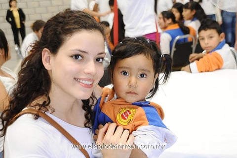 13122013 Nadia y Vanessa.