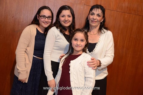 13122013 Isabel, Sofía, Catalina y Rusana.