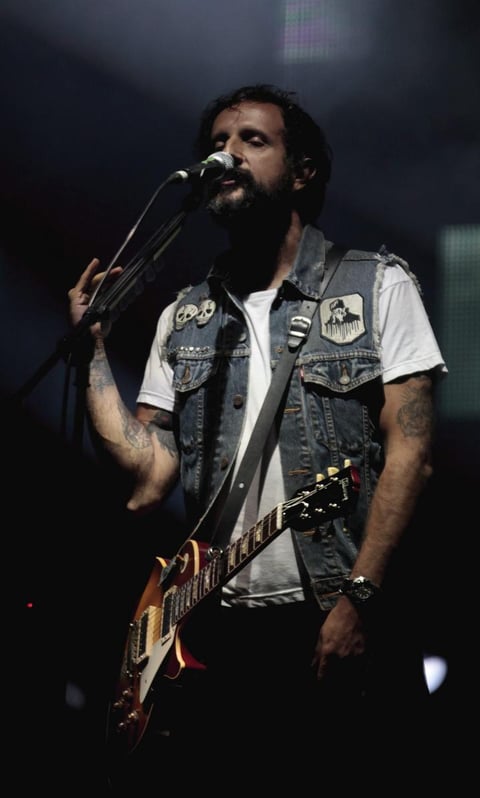 25 de junio. Corona Music Fest |  La gira del Corona Music Fest 2013, en la que se visitaron 15 ciudades y contó con grupos alternantes, culminó su edición anual con Molotov en el escenario de la explanada del Estadio Azteca, donde al final de la velada se congregaron 80 mil asistentes para disfrutar de una energética reunión con la irreverente banda.