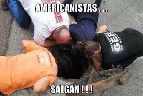 Más burlas hacia los aficionados azulcremas.