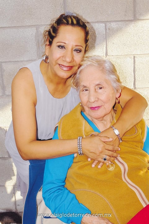 MADRE E HIJA.  Coco y Doris.