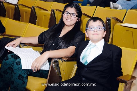 EN UN CONCIERTO.  Oly y Raymundo.